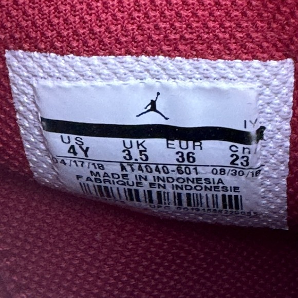 Size 4Y GS) - Jordan Legacy 312 High Toro‎ - Picture 4 of 8